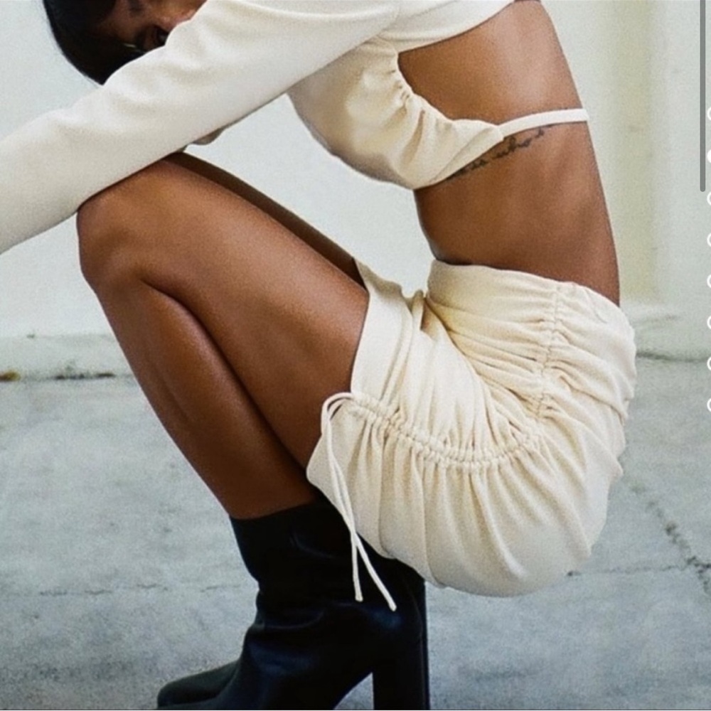 BNWT Zara Cream Ruched Skirt